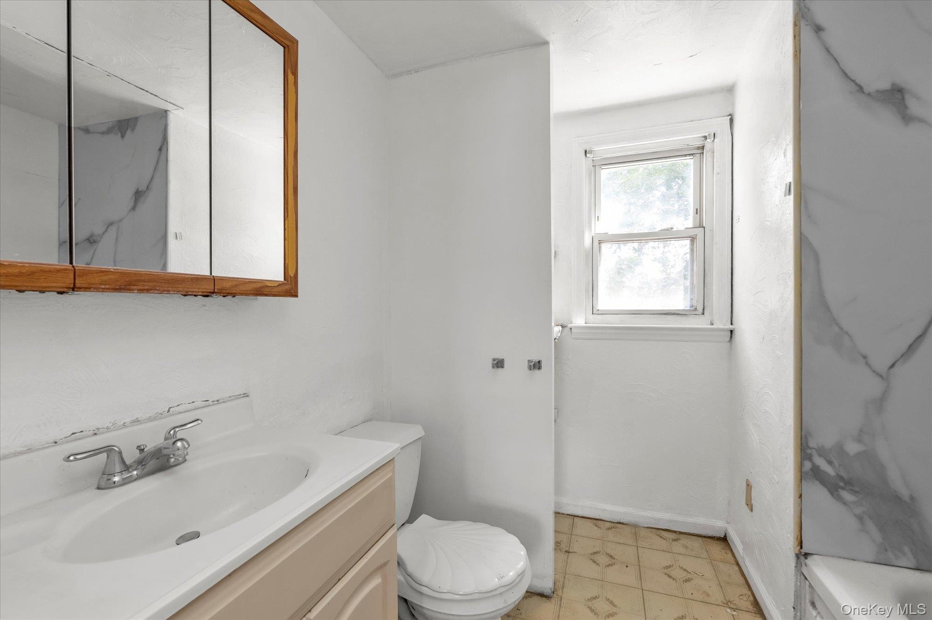Second floor Bathroom