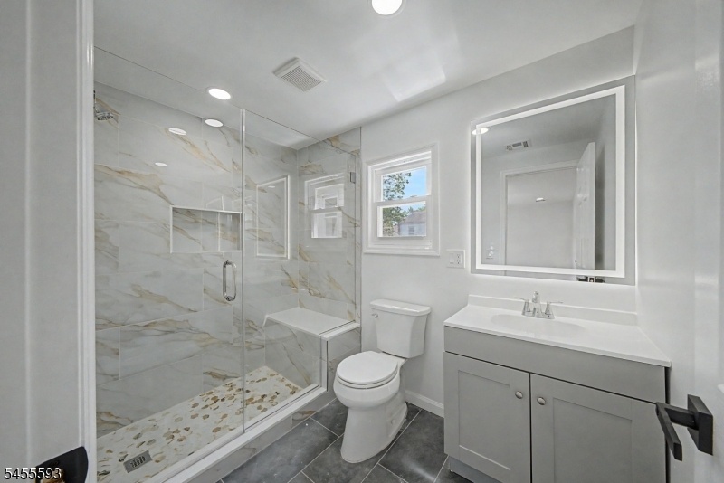 Bath 1 Apt 2
