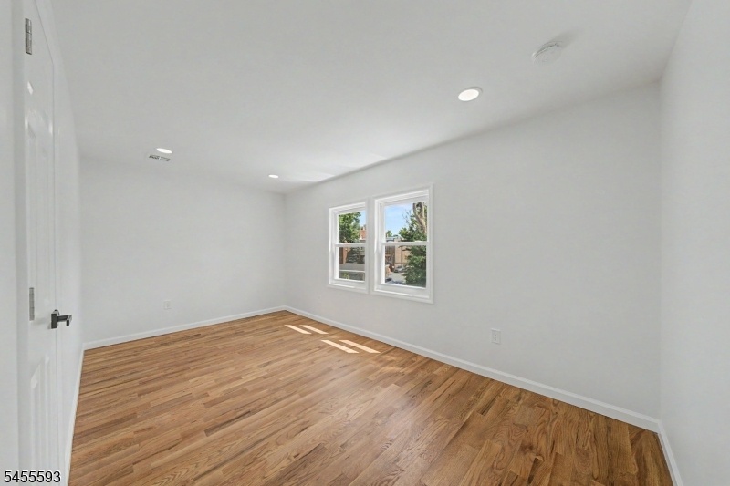 Bedroom Apt 2