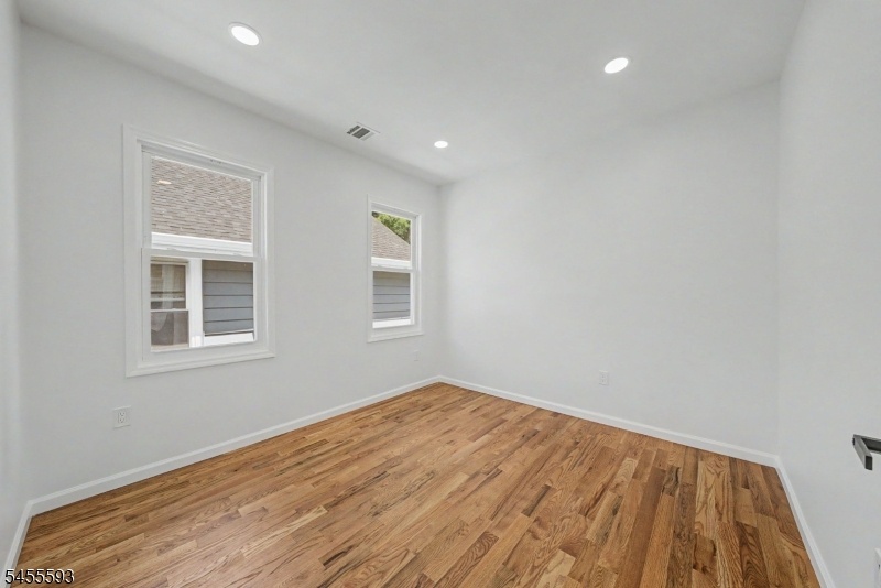 Bedroom Apt 2
