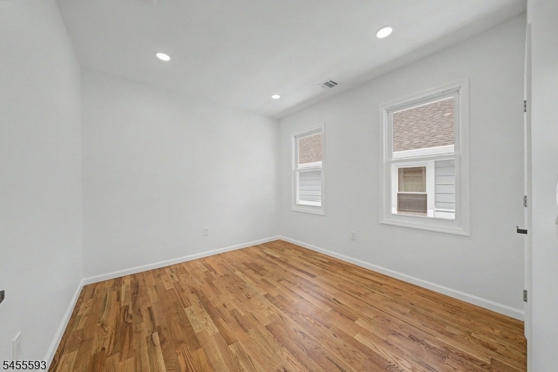 Bedroom Apt 2