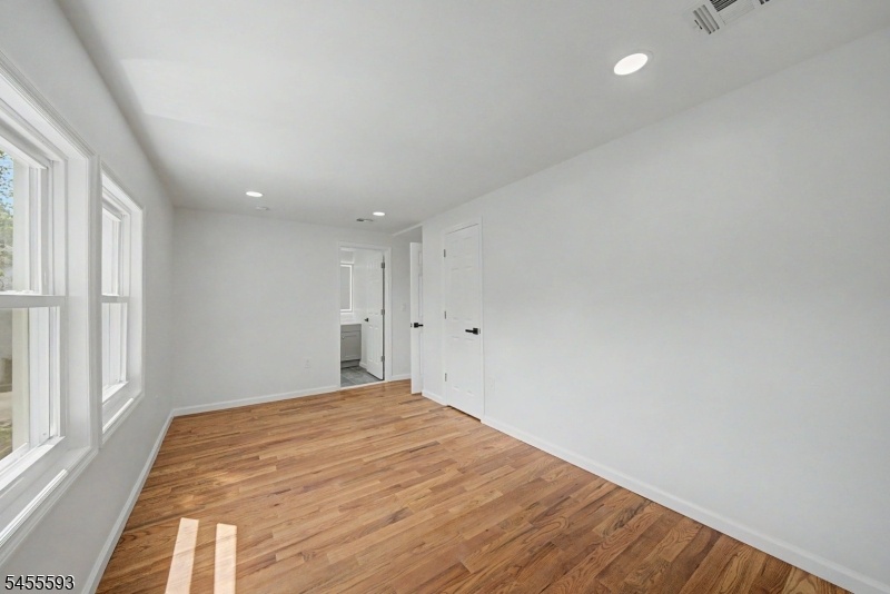 Bedroom Apt 2