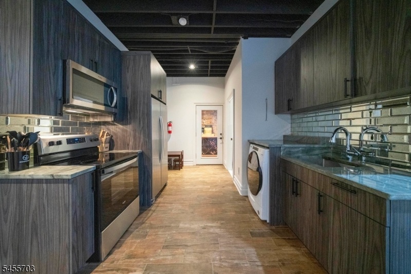 Second Kitchen