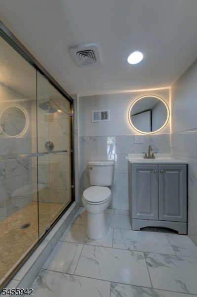 Full bathroom in basement
