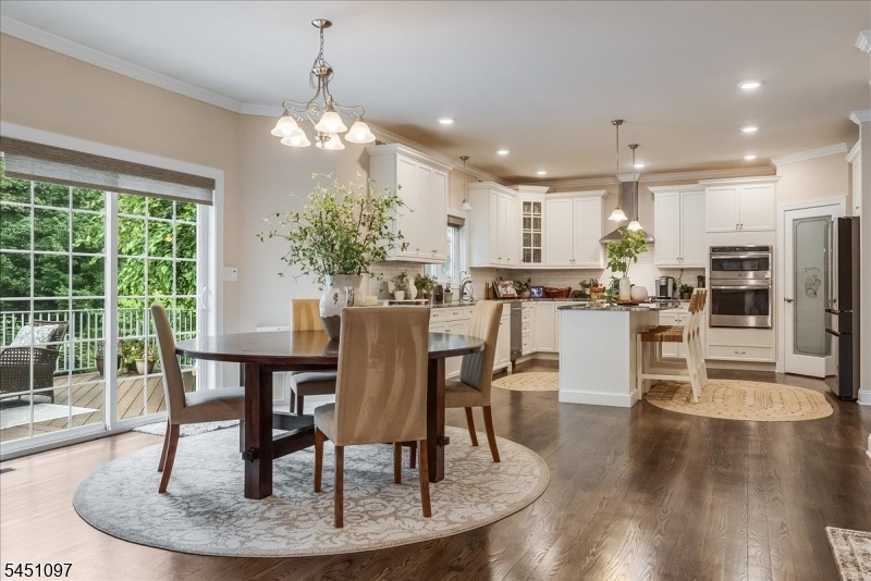Eat in Kitchen