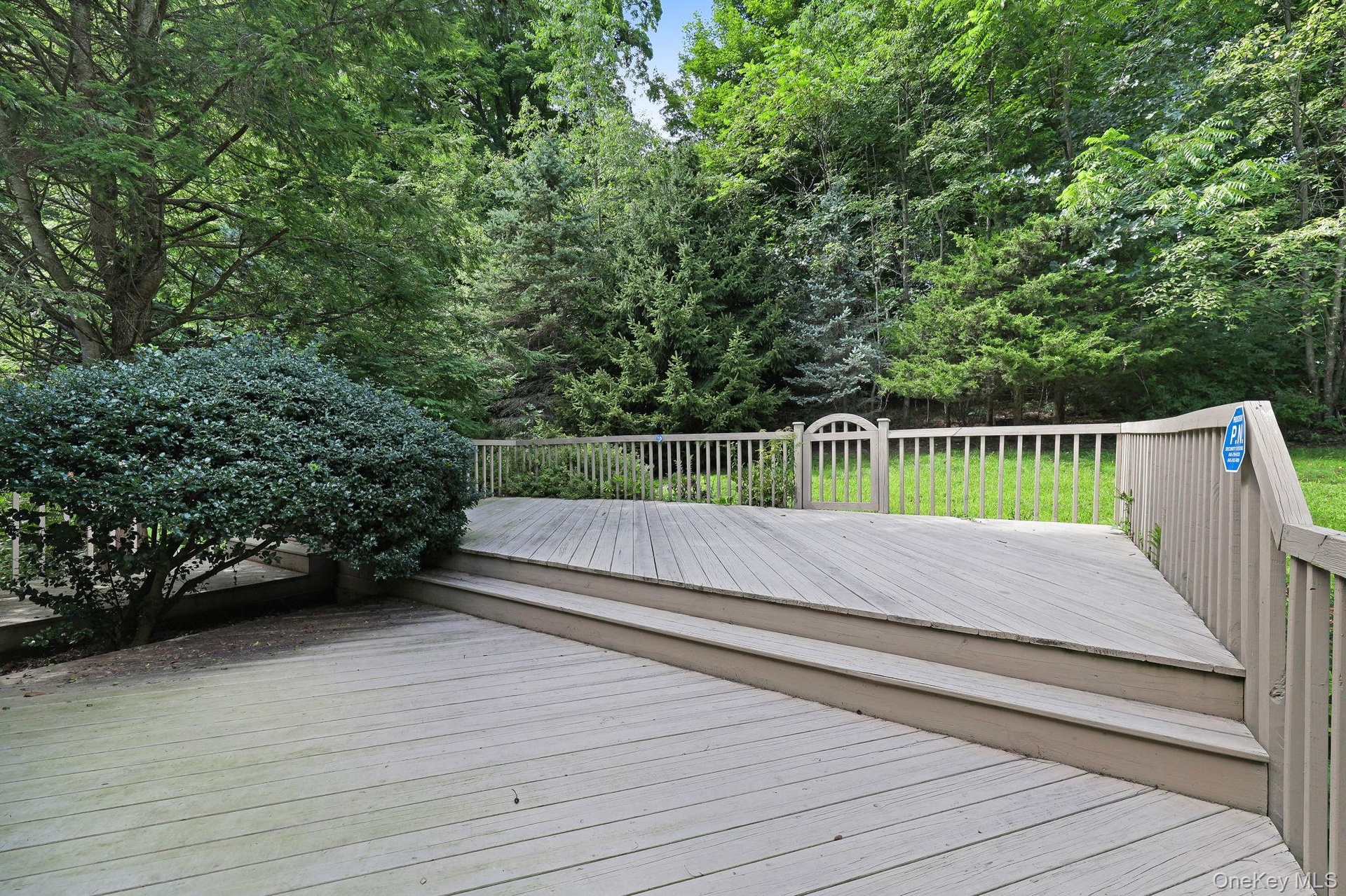 Outdoor deck