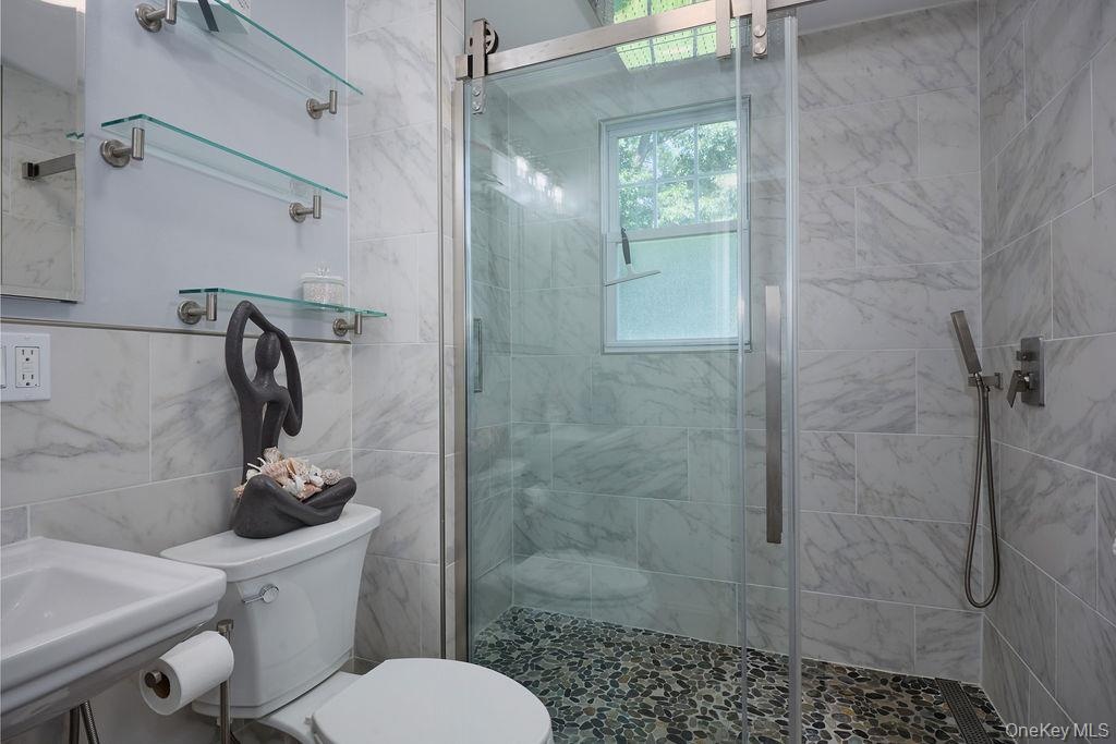 1st Floor Bathroom