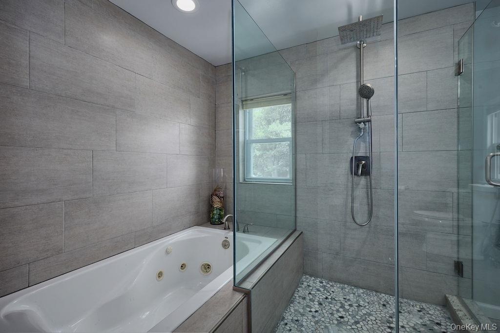2nd Floor Bathroom