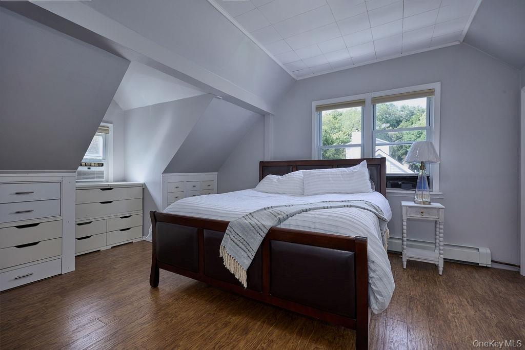 2nd Floor - Primary Bedroom
