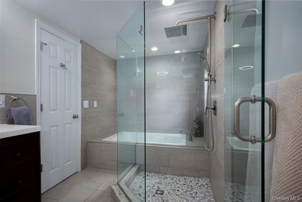 2nd Floor Bathroom