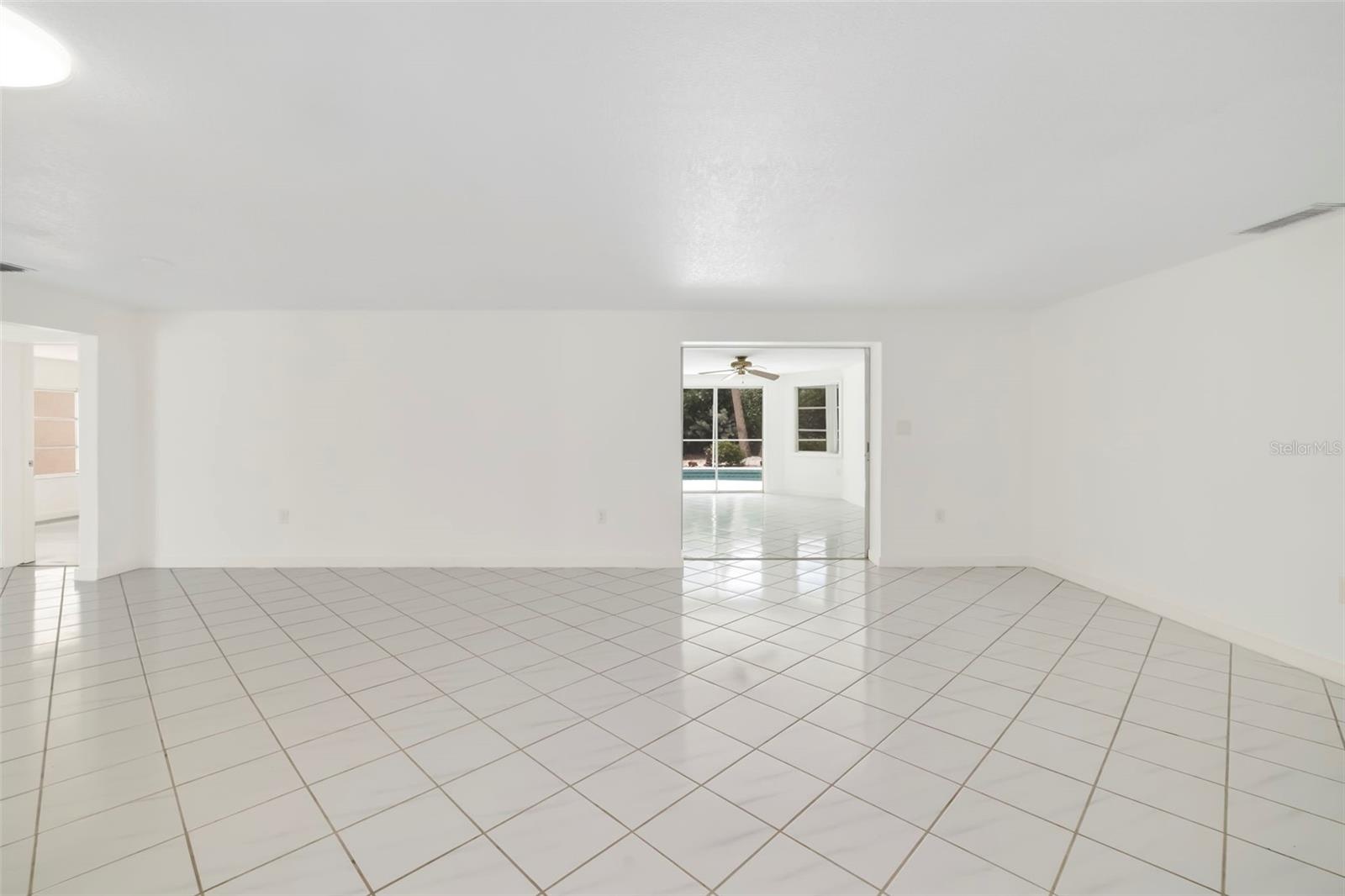 Large living room off the Florida room