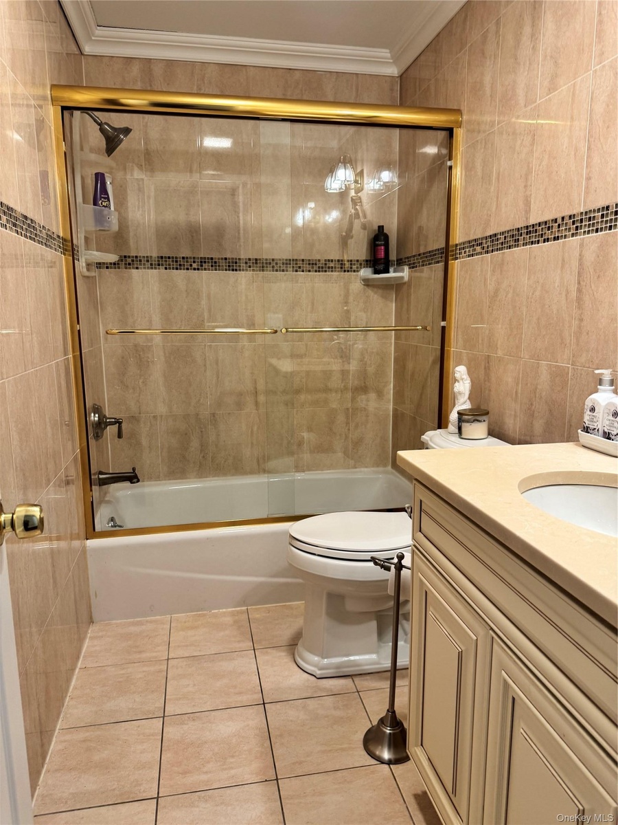 En Suite Bathroom