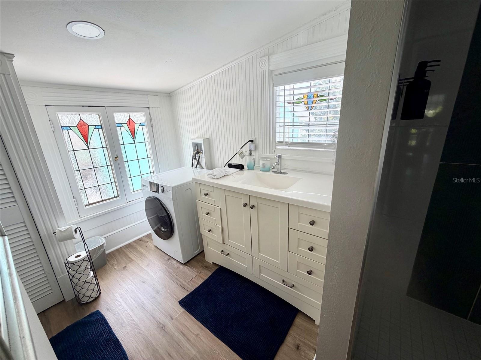 Laundry in bathroom 3, main house