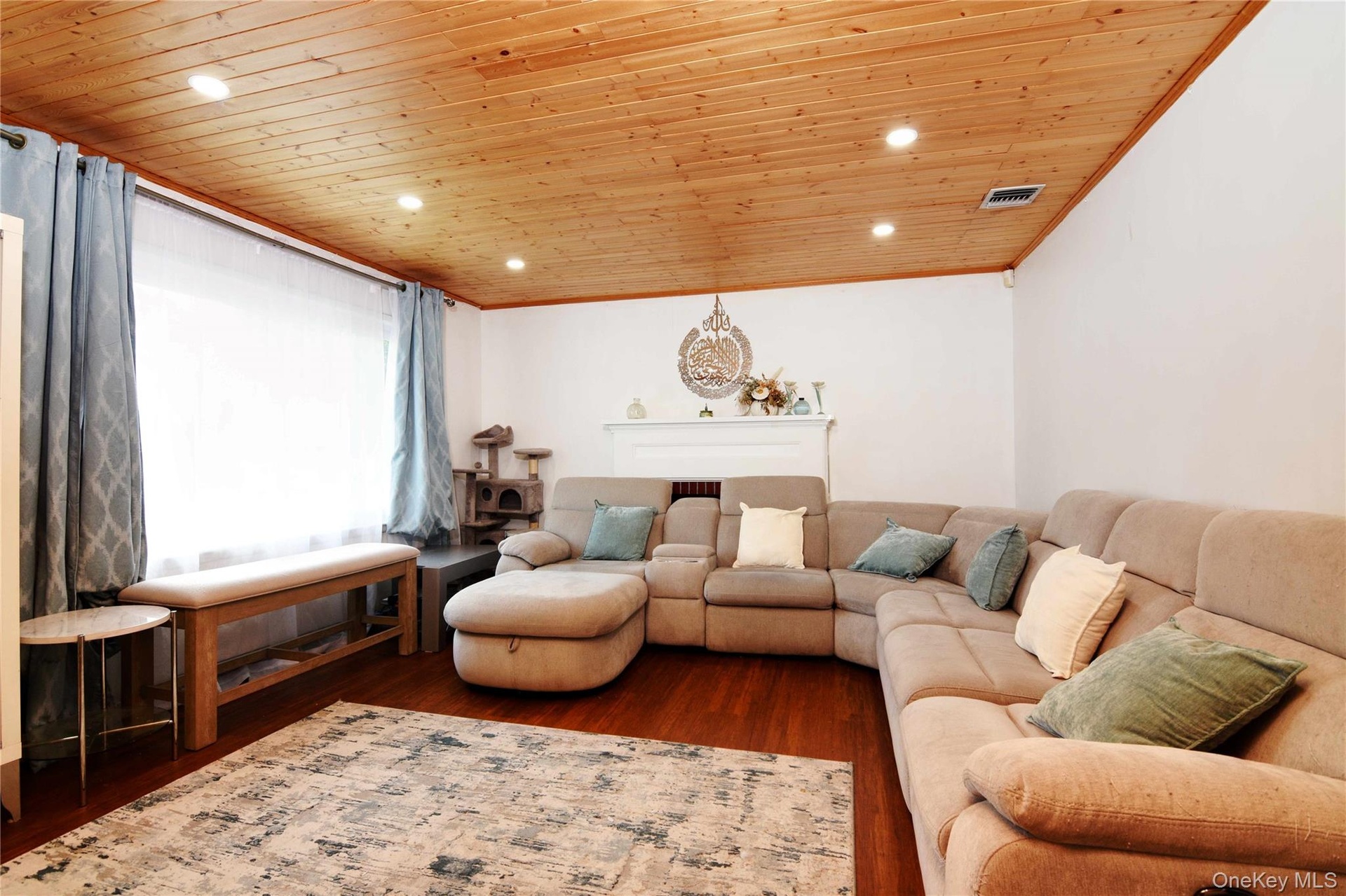 Spacious with a lot of natural light