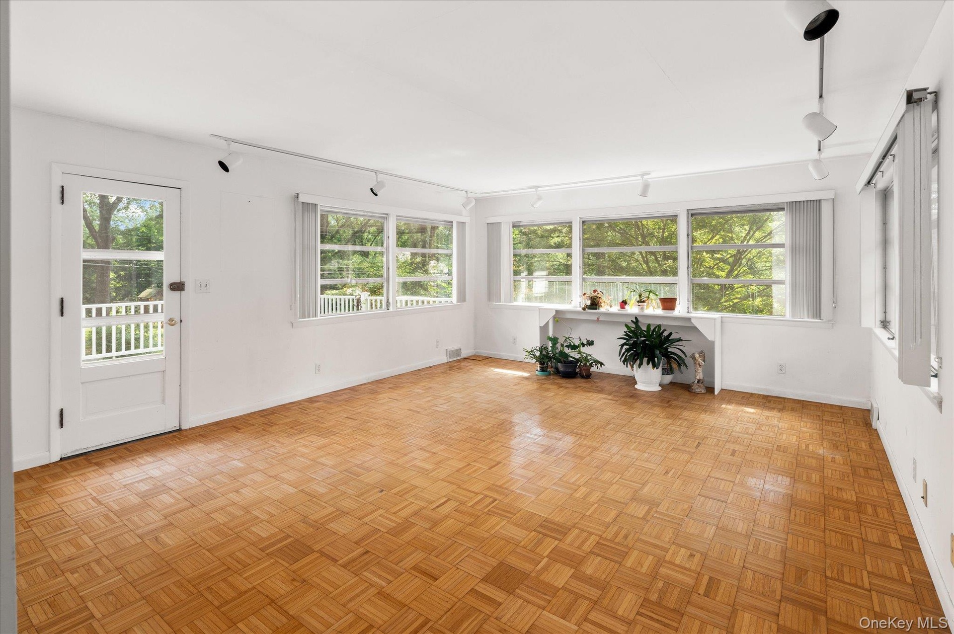 Sunroom with Access to Deck