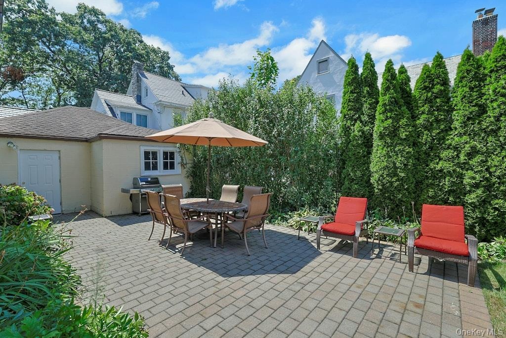 Second Patio One In Front And This One In Back!