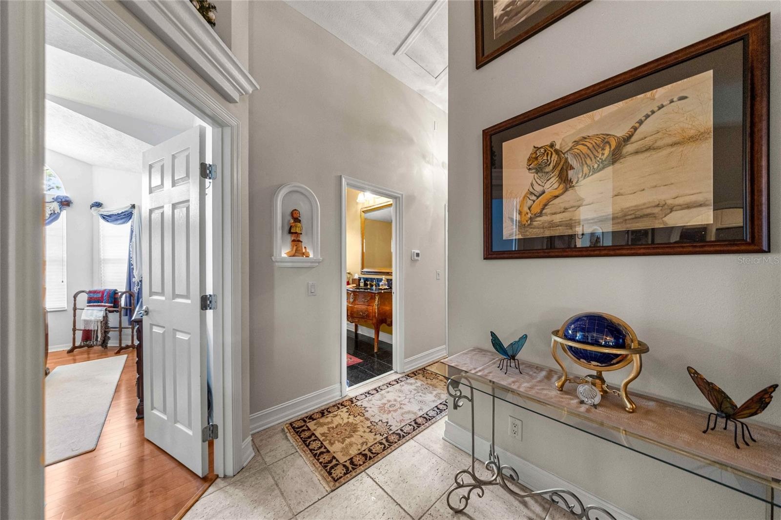 Hallway to Guest Quarters