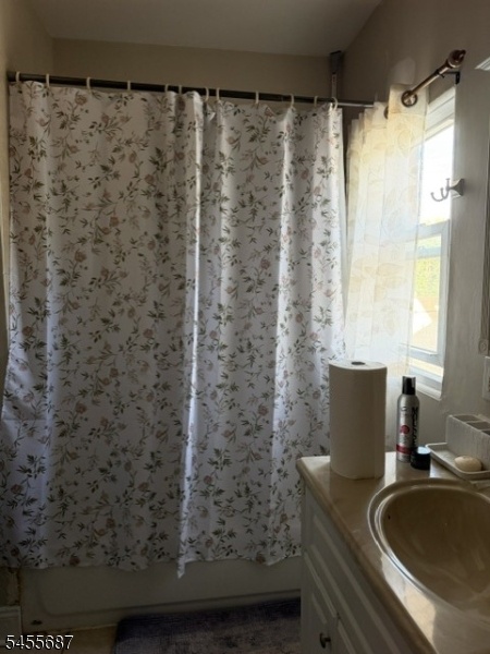 Bathroom  2nd floor