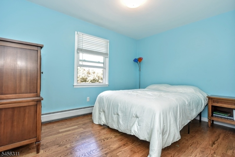 BedroomBat