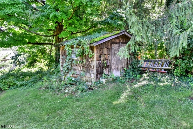 Shed