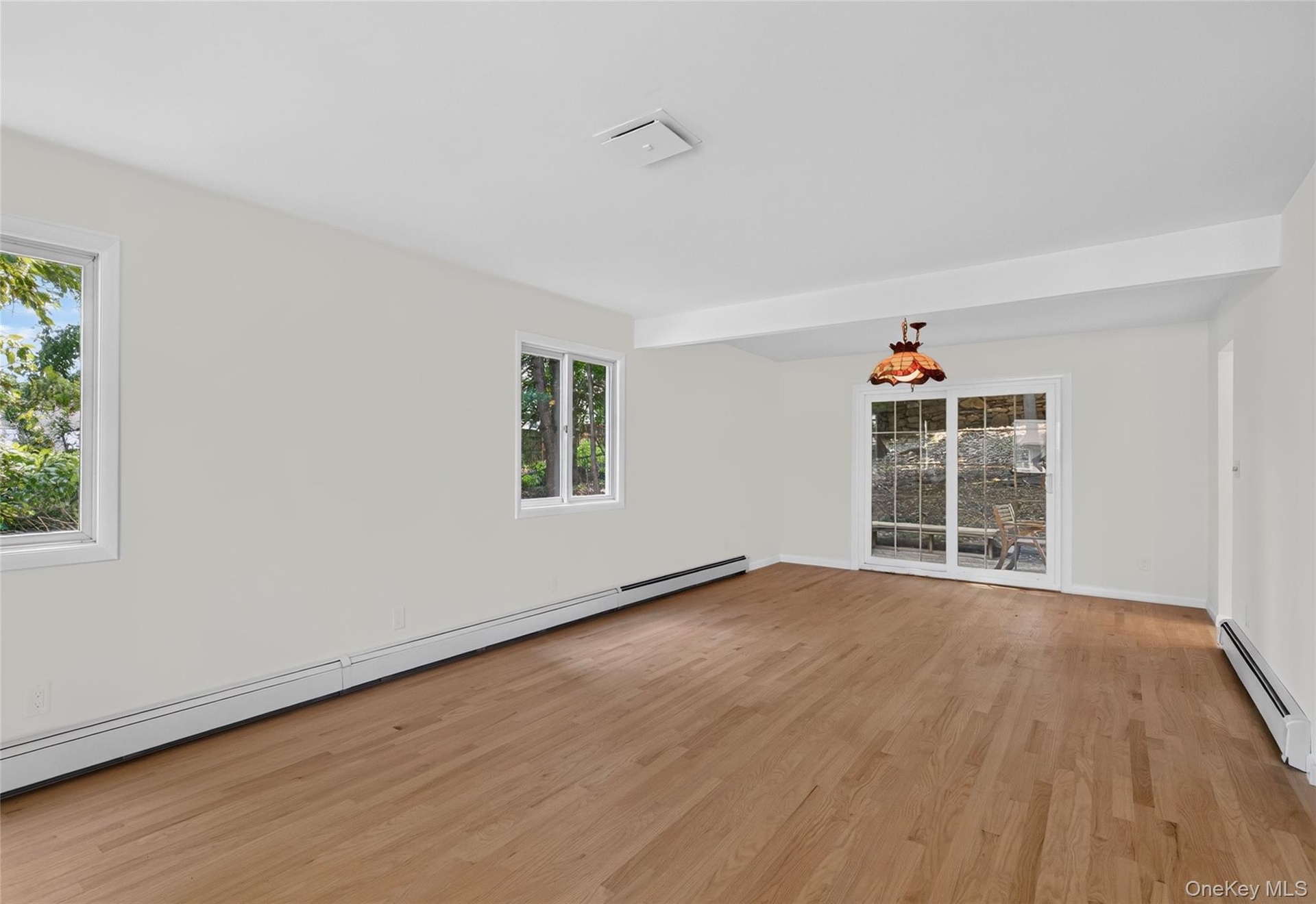 Dining Area to Deck