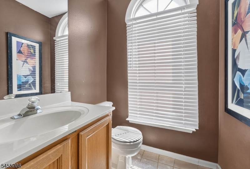 1/2 Bath