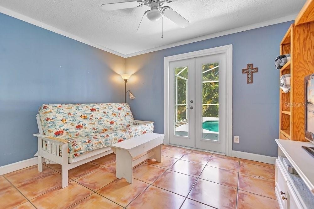 Guest bedroom