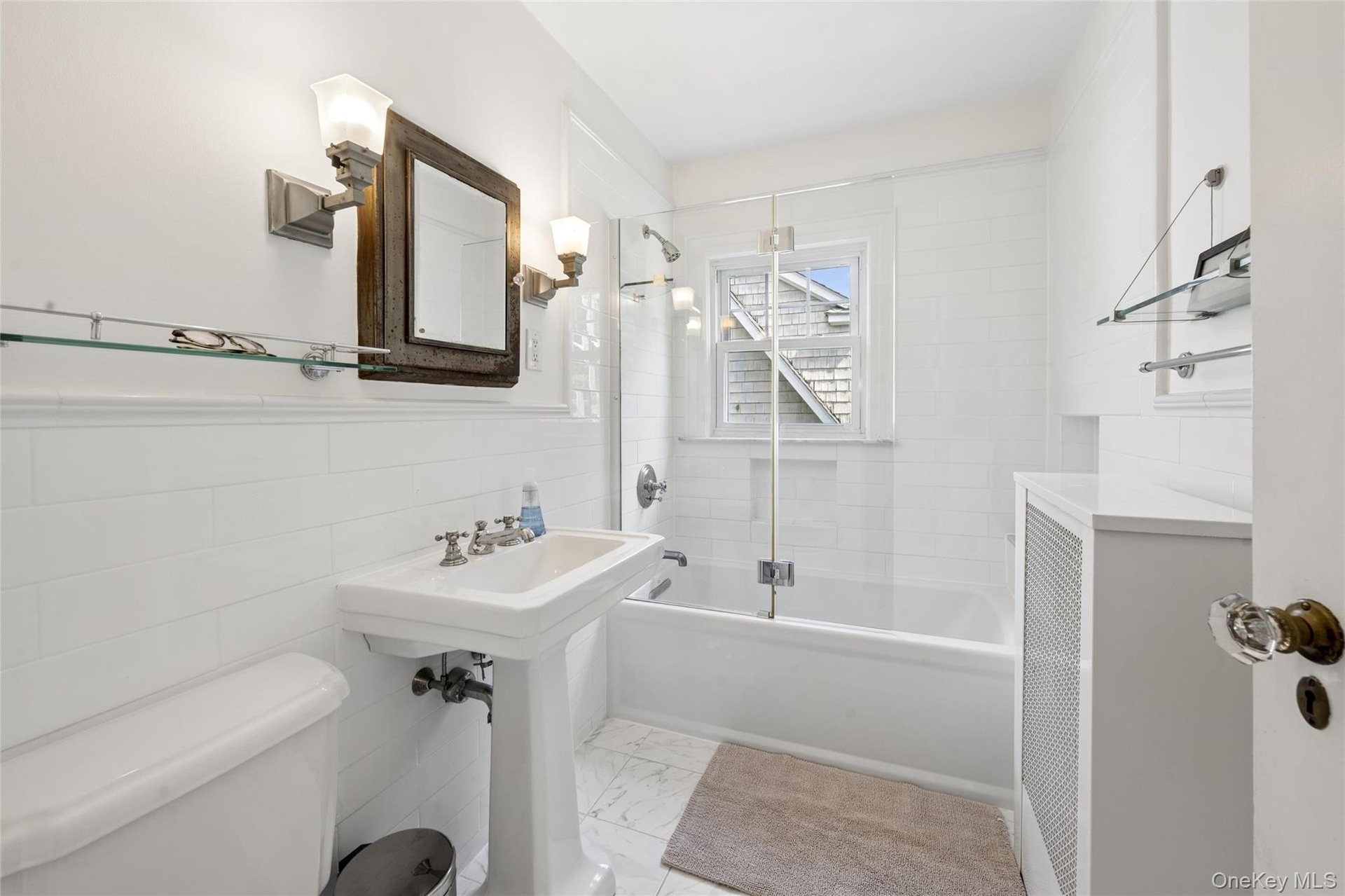 2nd Floor Hall Full Bath