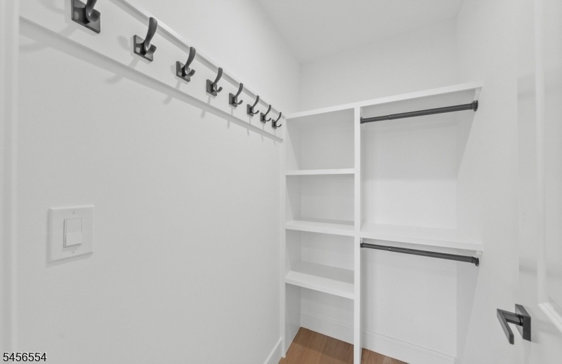 Walk in closet