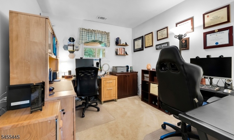 Bedroom-4/Office