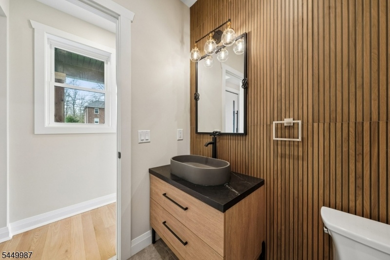 1st floor full bathroom