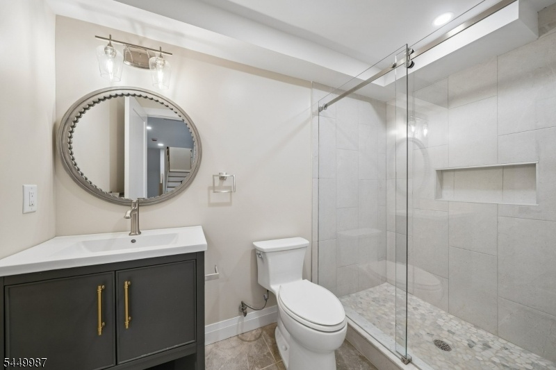 Basement full Bath