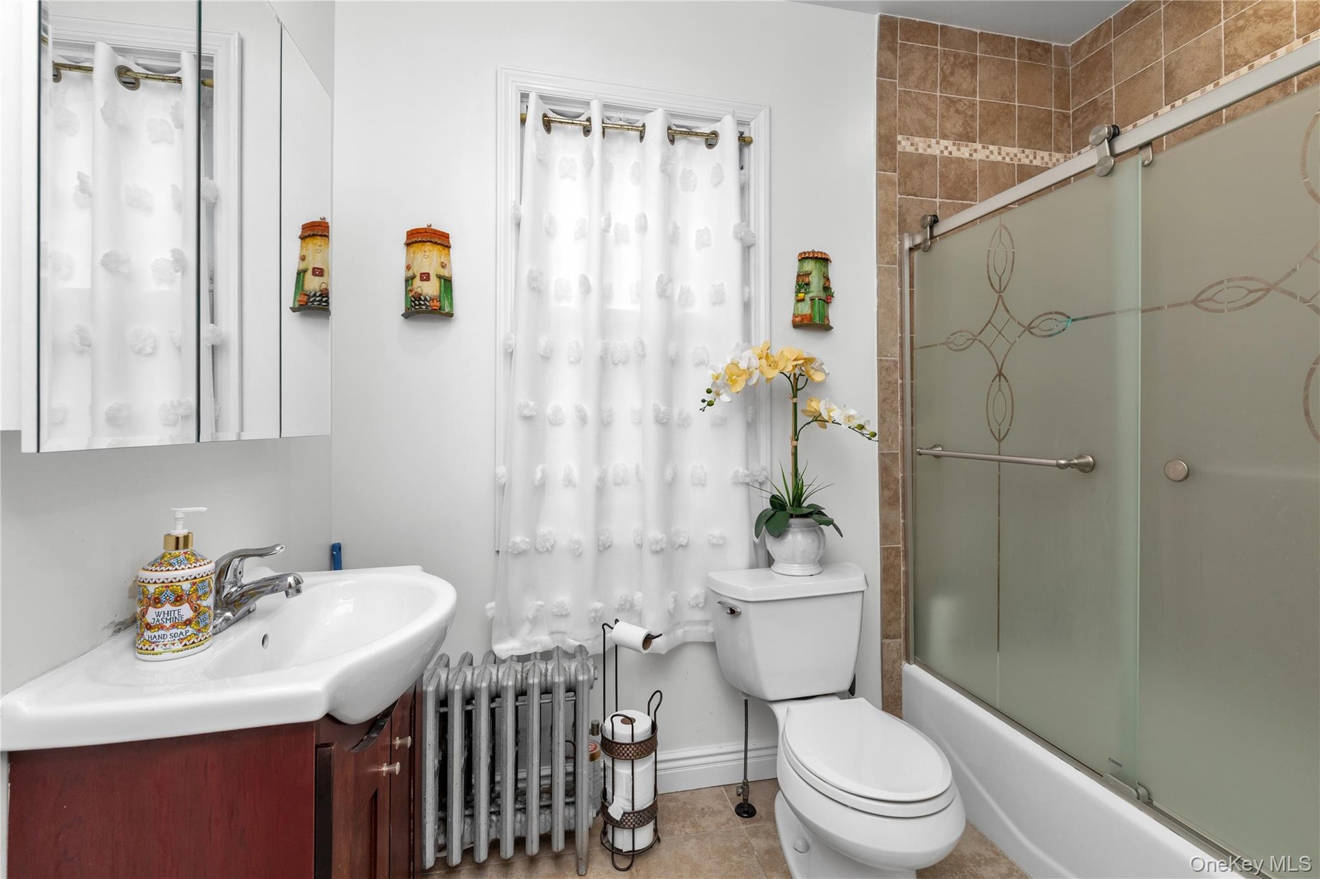 1st Floor Bathroom