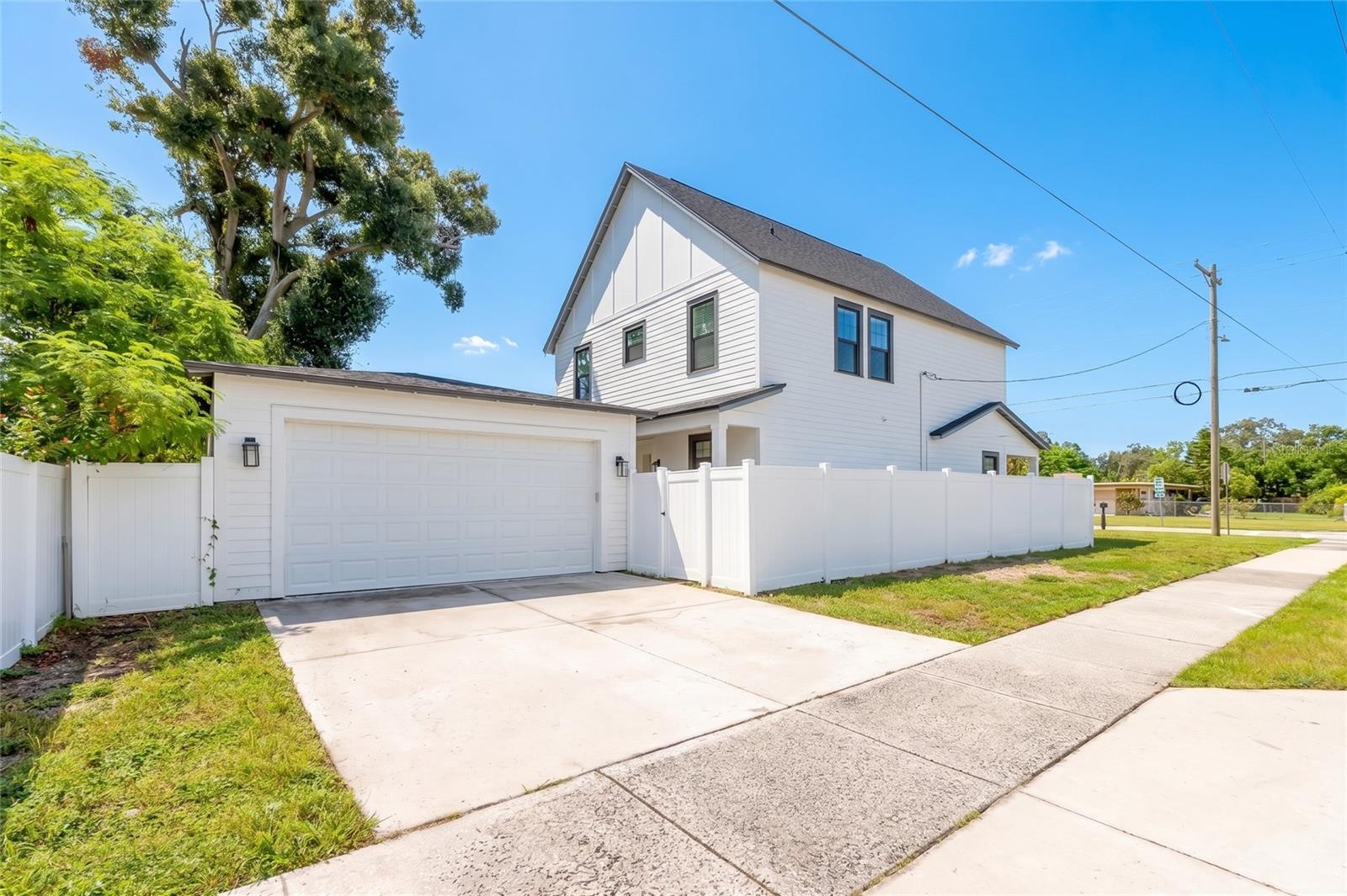 Detached Garage