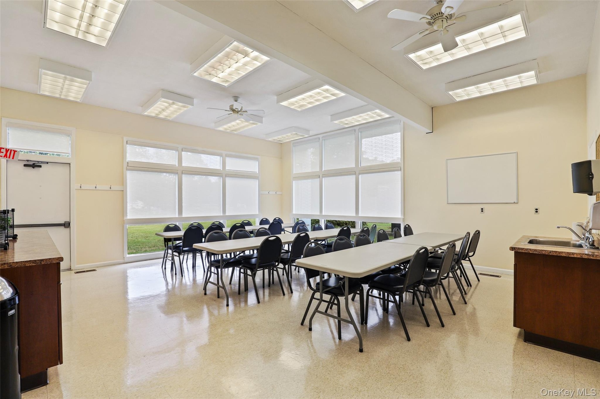Smaller recreation room ideal for smaller meetings and painting class.