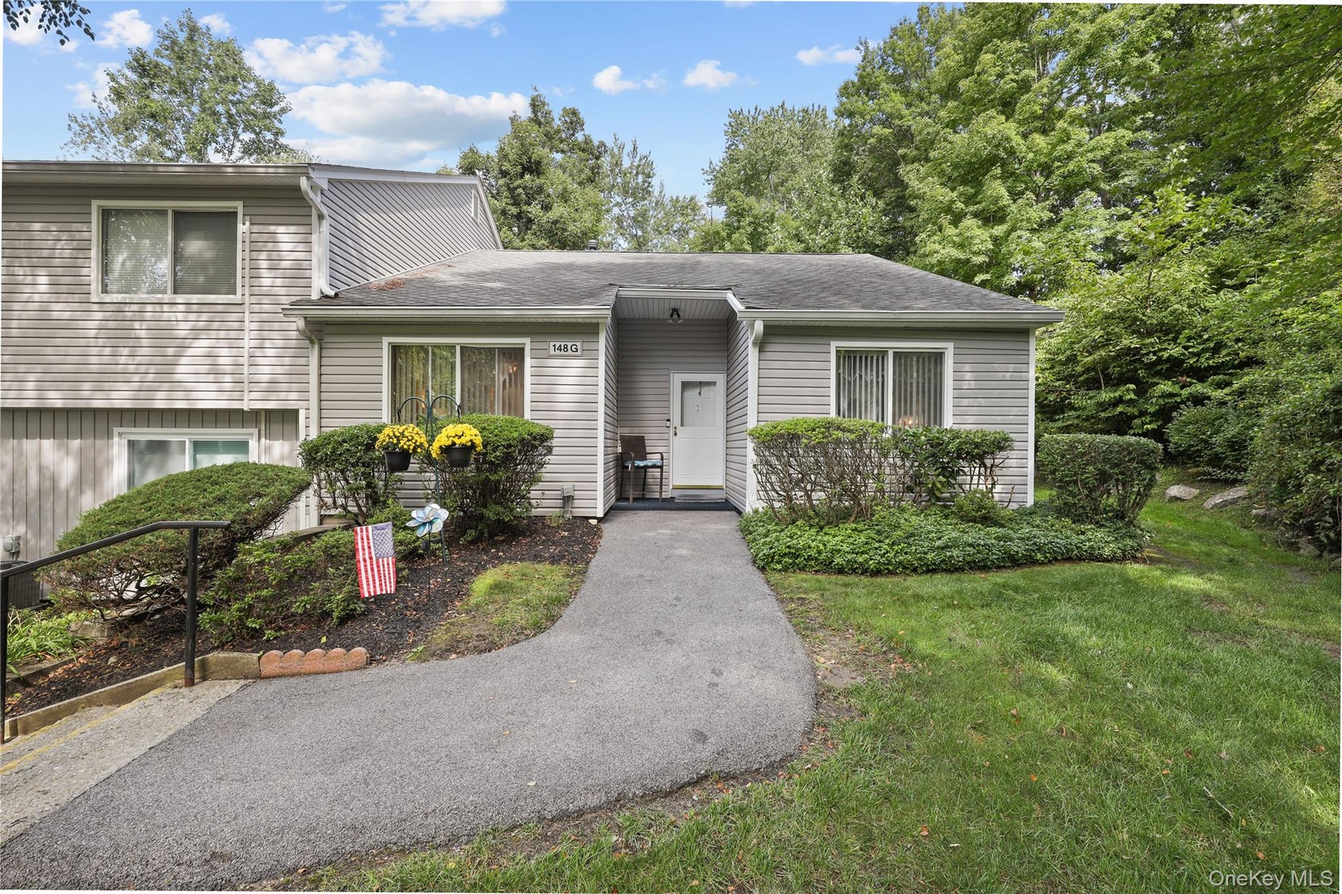 End Unit affords complete privacy