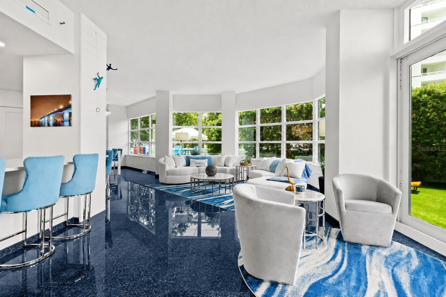10' TALL HIGH CEILINGS
