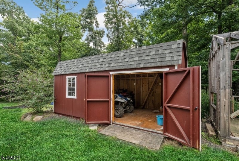 shed