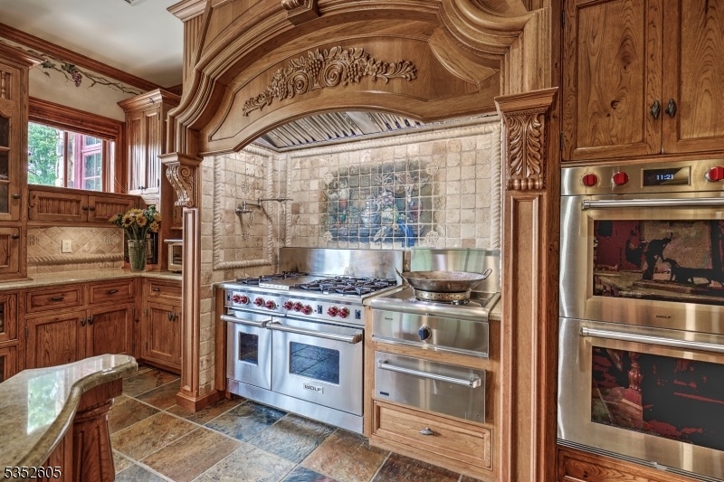 Kitchen cooking center