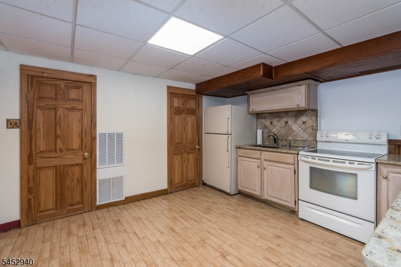 LL Kitchen