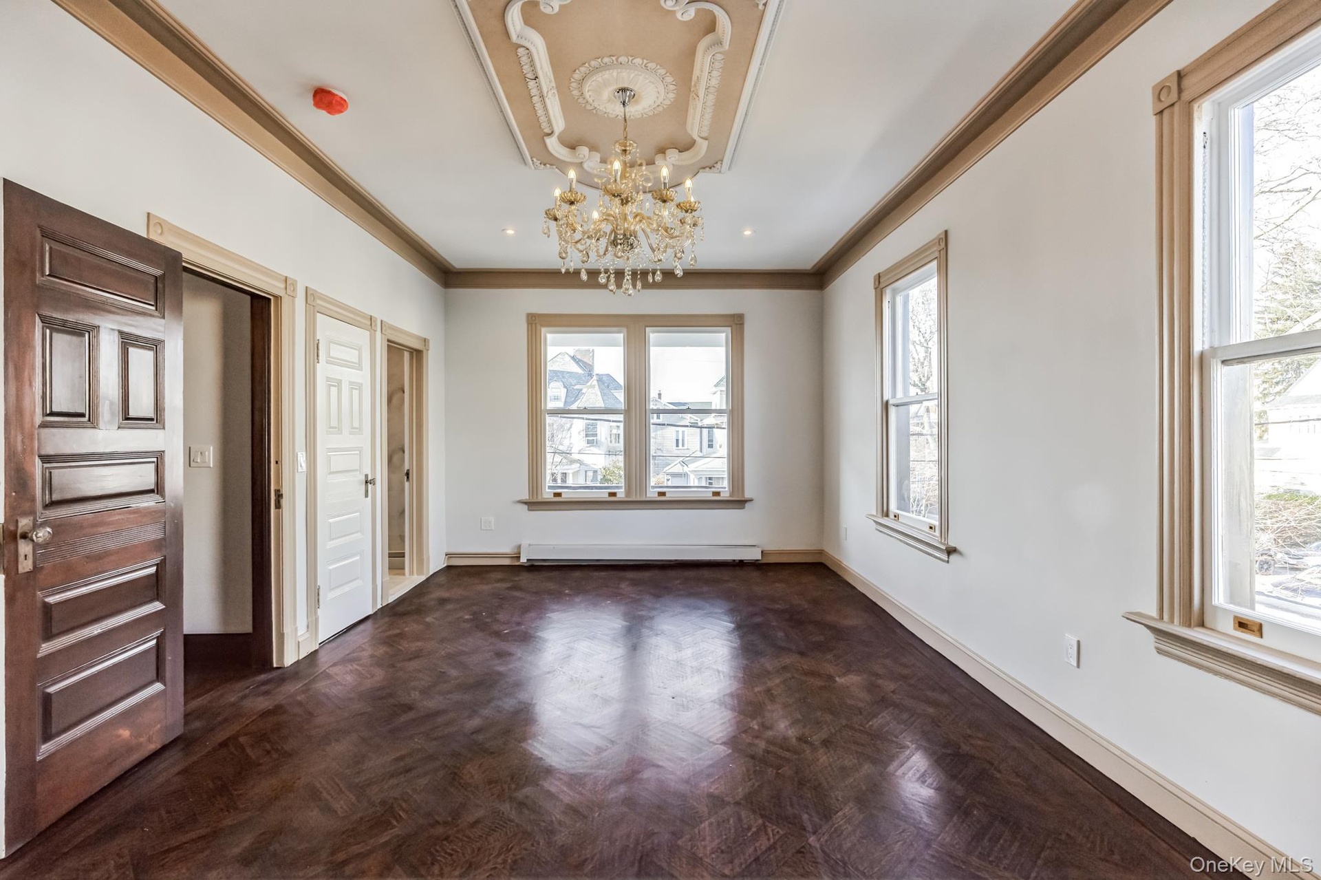Large 2nd floor bedroom