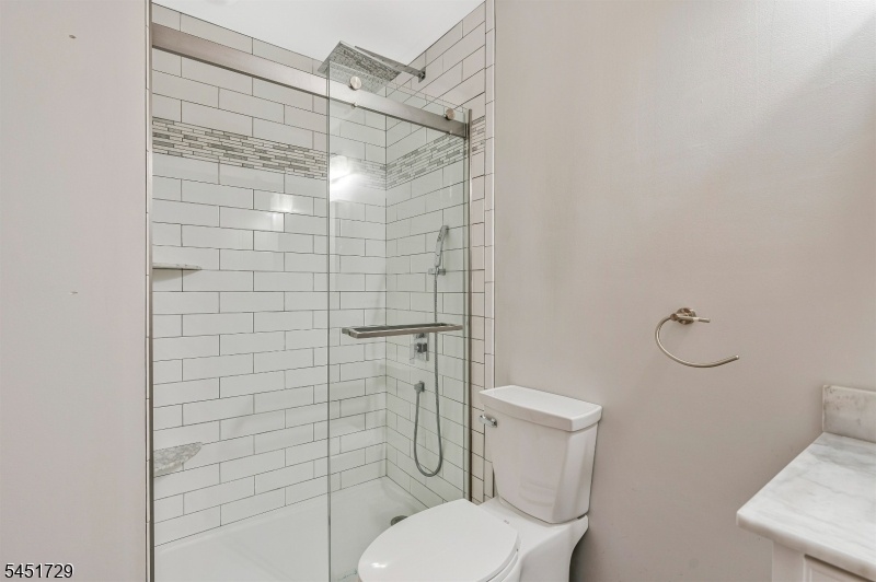 Ground Lvl Bathroom