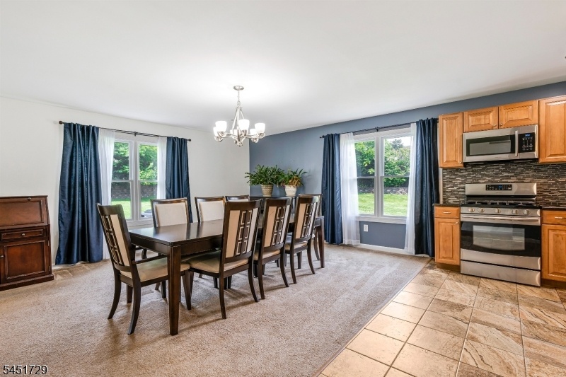 Ground Lvl Dining/Kitchen