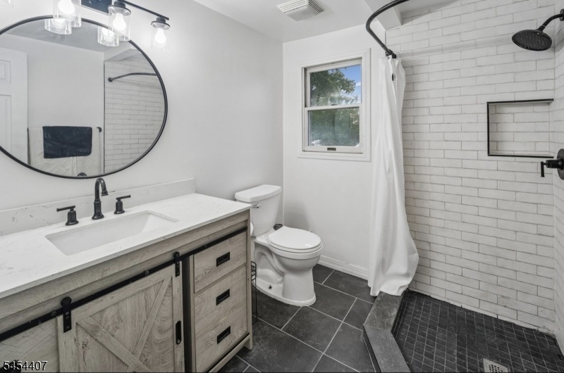 2nd floor bathroom