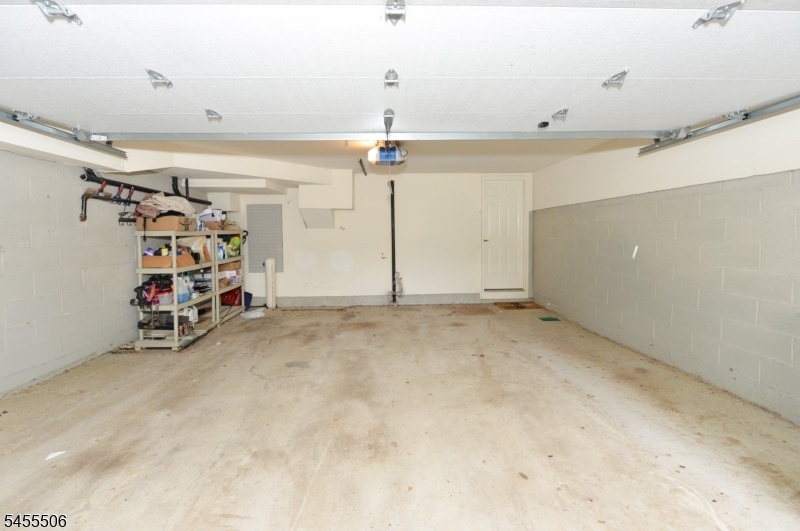 Oversized Garagw