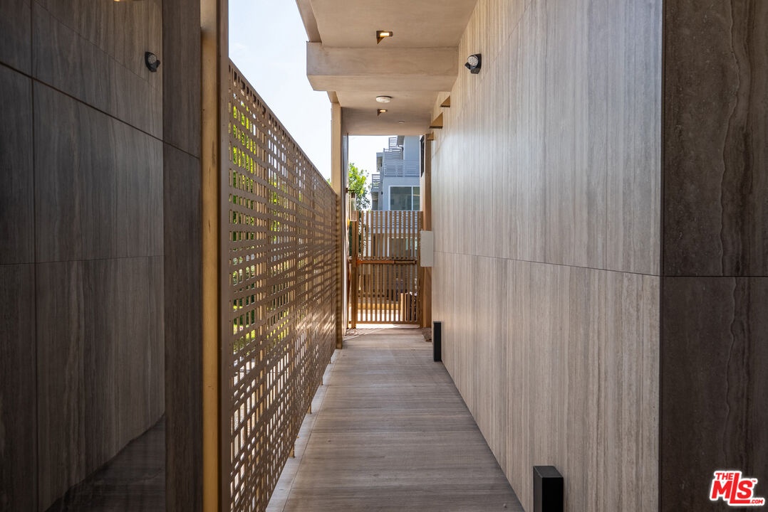 Top Floor Gate