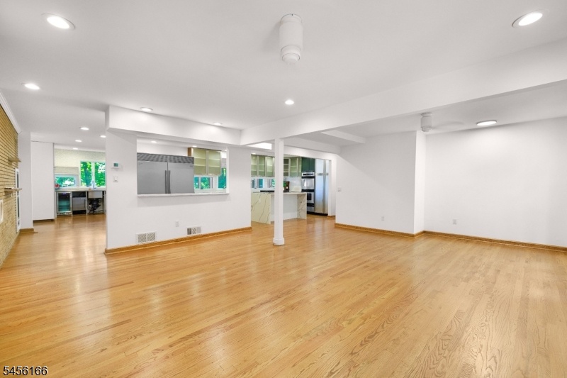 FAMILY ROOM2