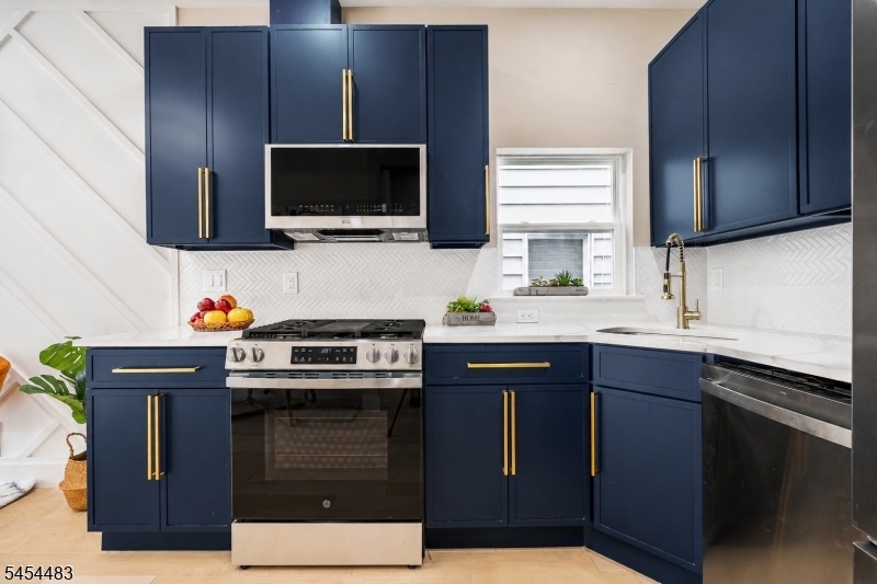 Unit 1 Kitchen