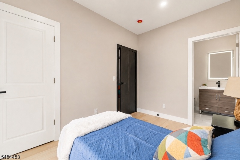 Unit 1 Master Bed