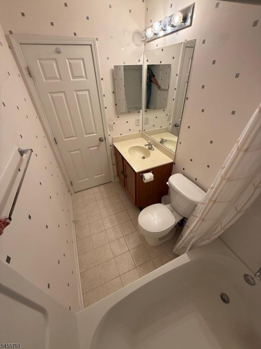 Full bath 2-2nd floor